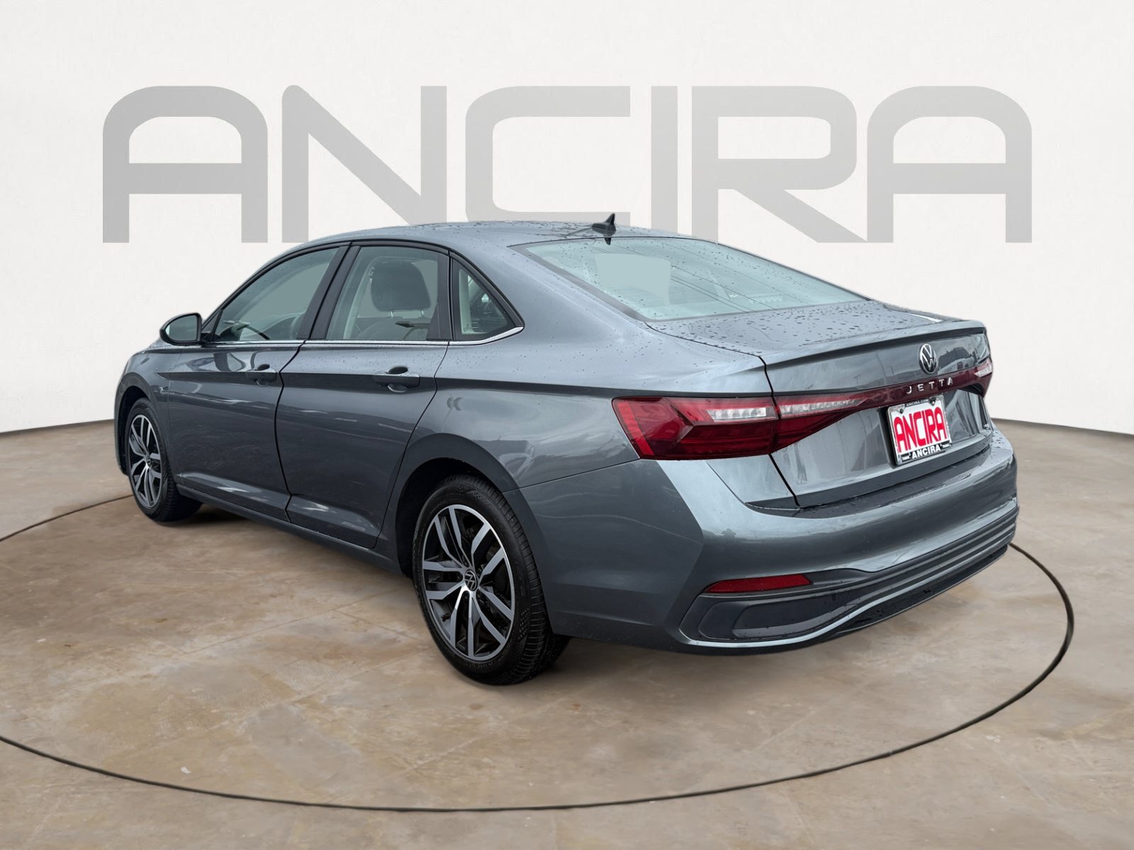 Used 2025 Volkswagen Jetta SE FWD image 5
