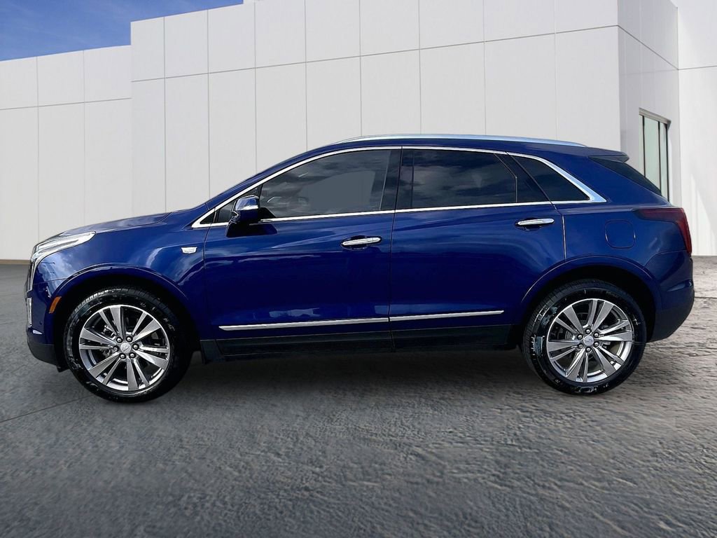 Used 2025 Cadillac XT5 Premium Luxury w/ Technology Package FWD image 2