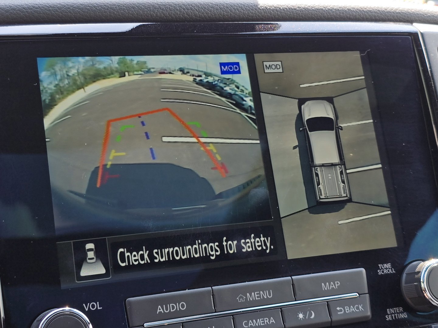 Used 2023 Nissan Titan PRO-4X w/ Pro-4x Convenience Package AWD/4WD image 5