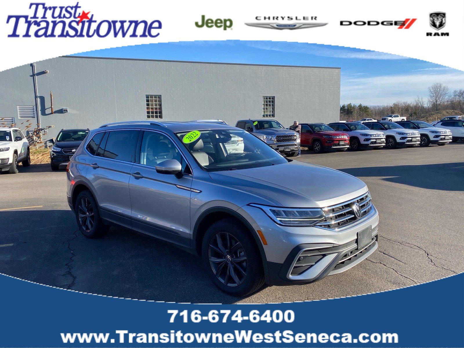 Used 2022 Volkswagen Tiguan SE image 1