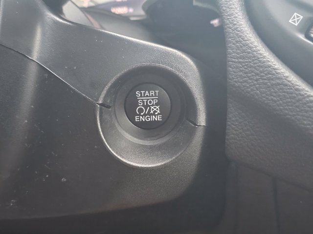 Used 2018 Jeep Compass Latitude w/ Popular Equipment Group FWD image 24