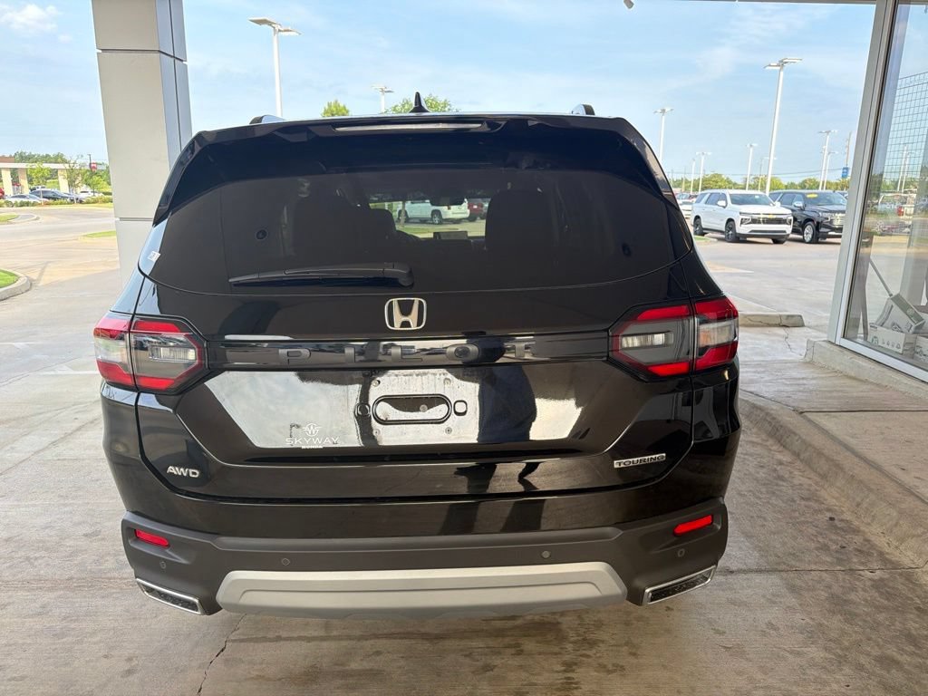 Used 2024 Honda Pilot Touring image 5