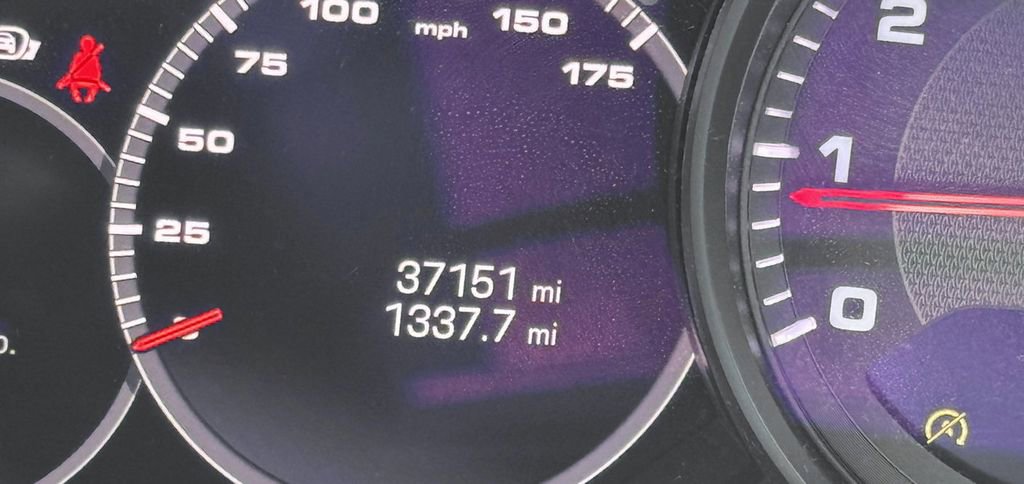 Used 2023 Porsche Cayenne Coupe AWD/4WD image 19