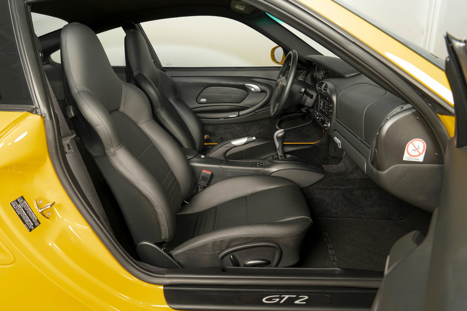 Used 2003 Porsche 911 GT2 RWD image 25