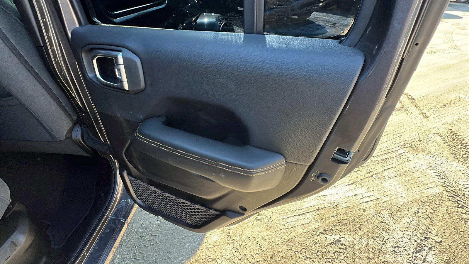 Used 2025 Jeep Wrangler Sahara 4xe w/ Safety Group AWD/4WD image 20