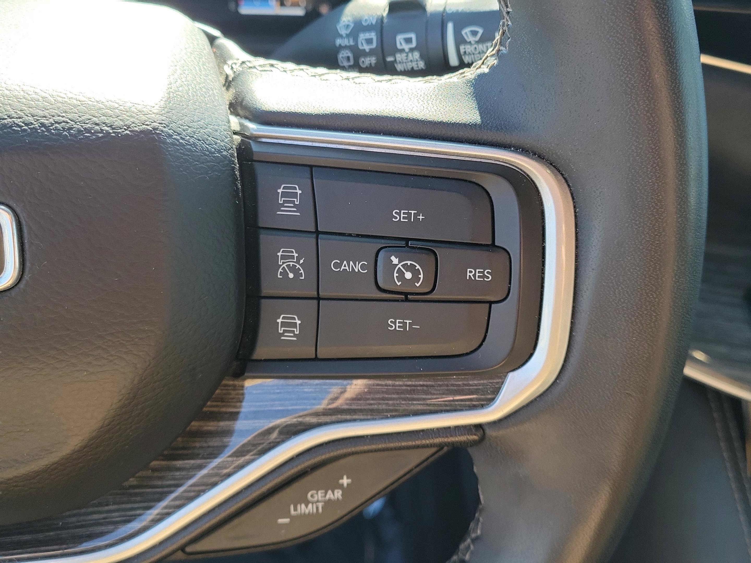 Used 2022 Jeep Wagoneer Series II AWD/4WD image 25