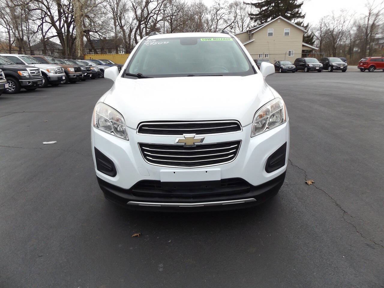 Used 2016 Chevrolet Trax LT w/ LT Sun and Sound Package image 2