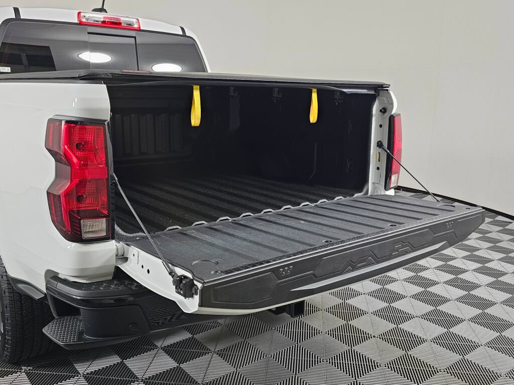 Used 2024 Chevrolet Colorado W/T w/ Safety Package image 14