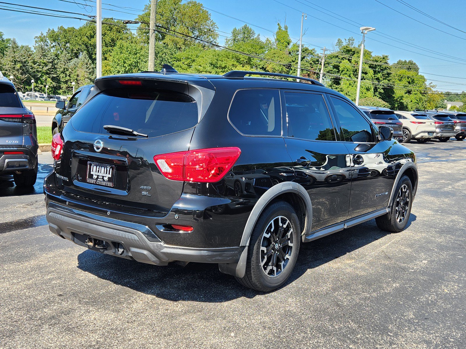 Used 2019 Nissan Pathfinder SL AWD/4WD image 4