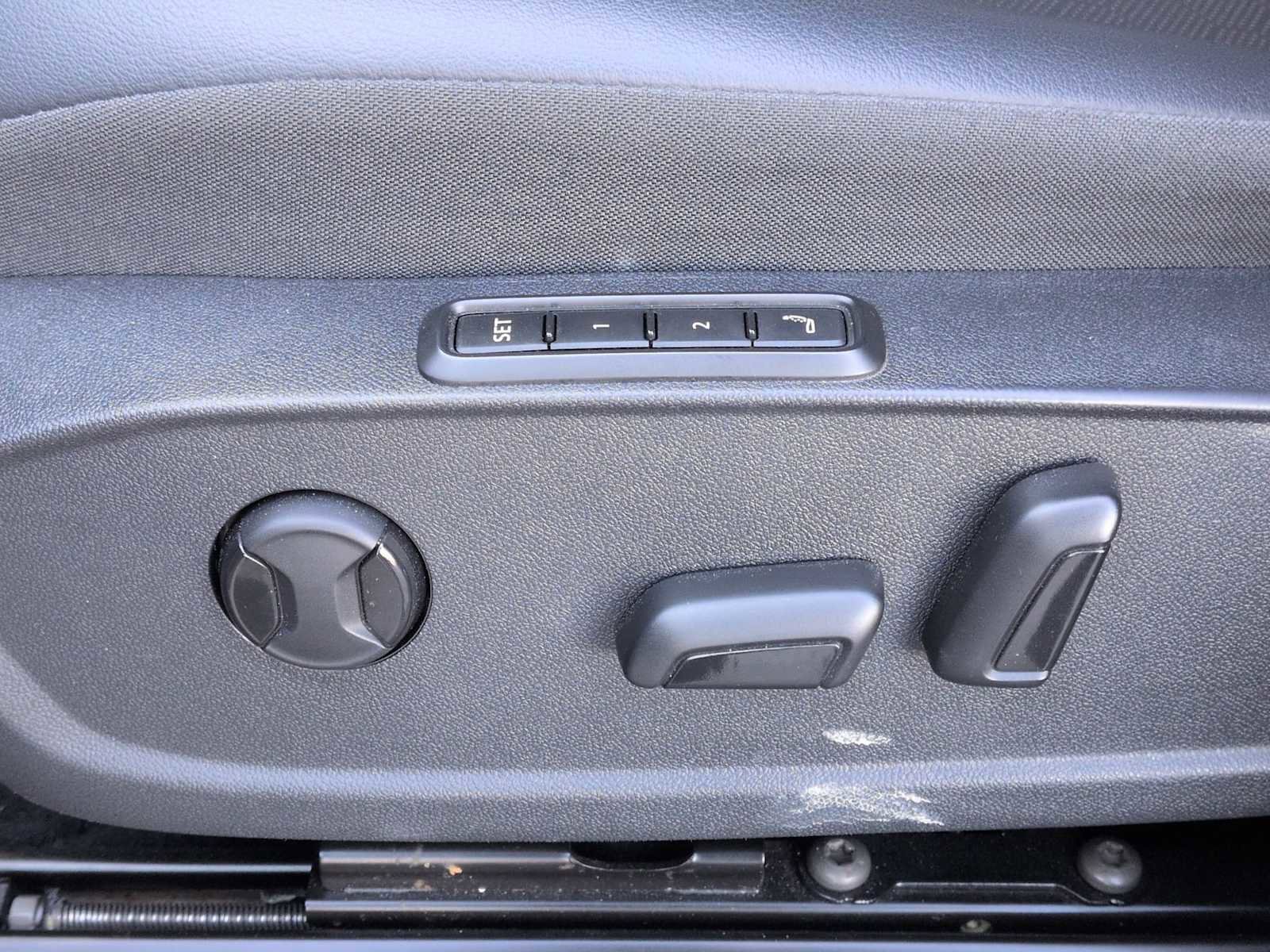 Used 2021 Volkswagen ID.4 Pro S image 18