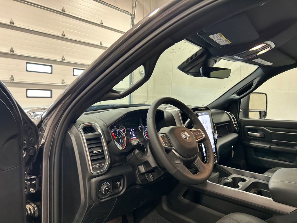 New 2025 RAM 2500 Big Horn AWD/4WD image 18