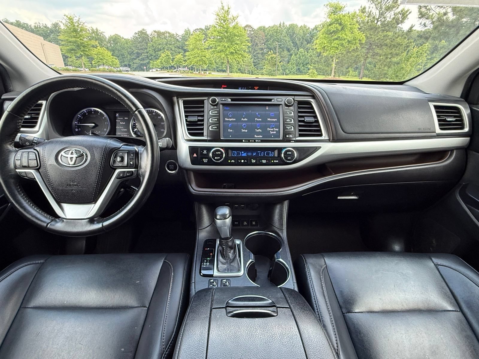 Used 2019 Toyota Highlander XLE AWD/4WD image 23