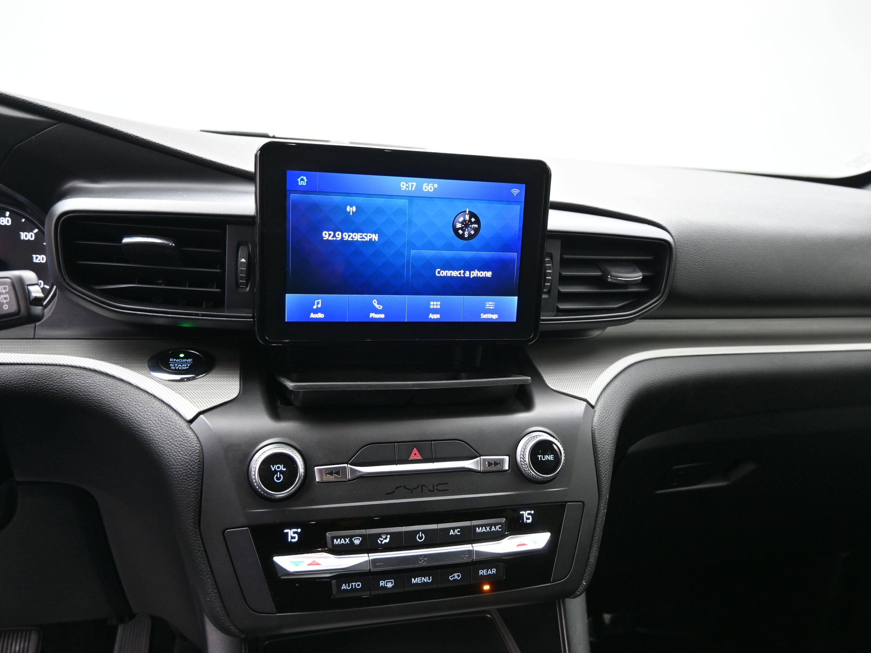 Used 2020 Ford Explorer XLT w/ Class III Trailer Tow Package image 21