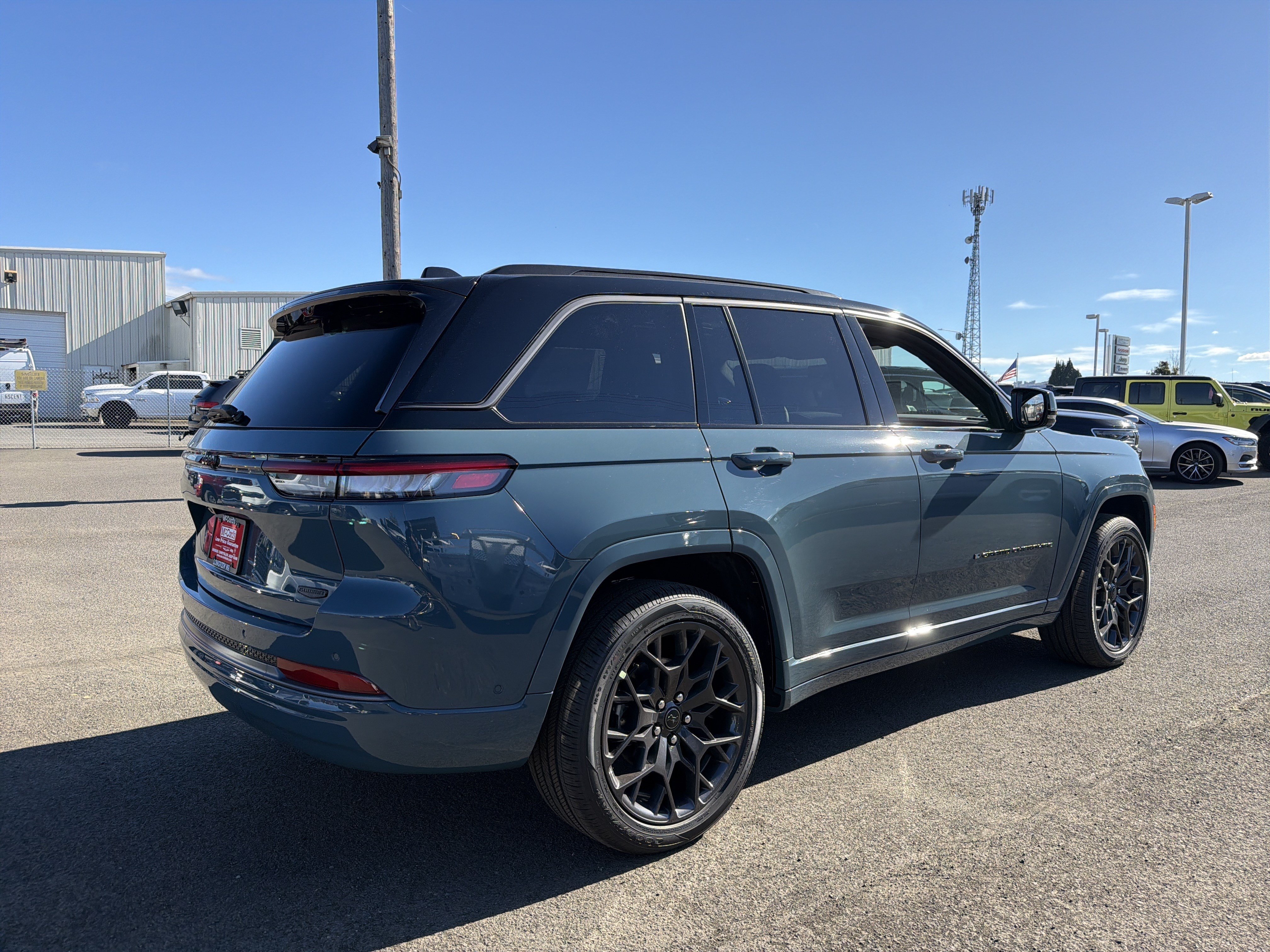 New 2027 Jeep Grand Cherokee Summit AWD/4WD image 5