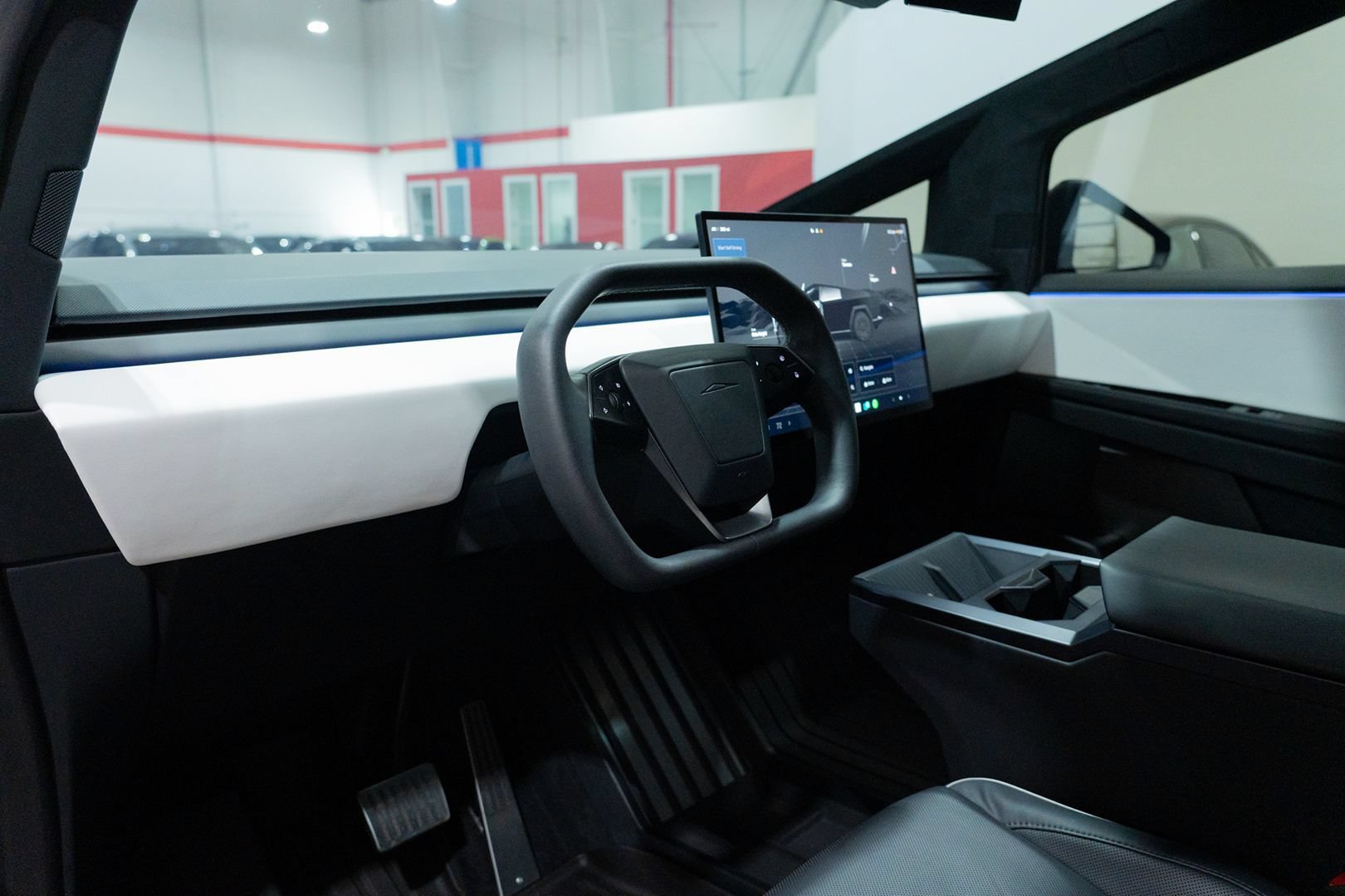 Used 2024 Tesla Cybertruck AWD Crew Cab image 18