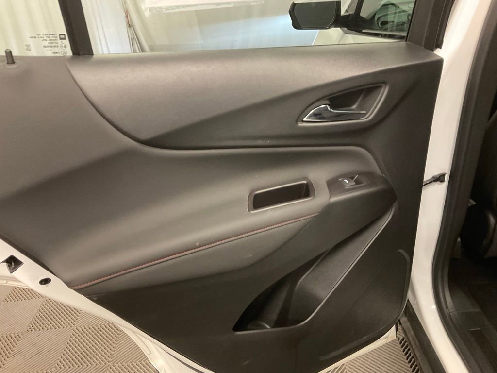 Used 2022 Chevrolet Equinox RS AWD/4WD image 28