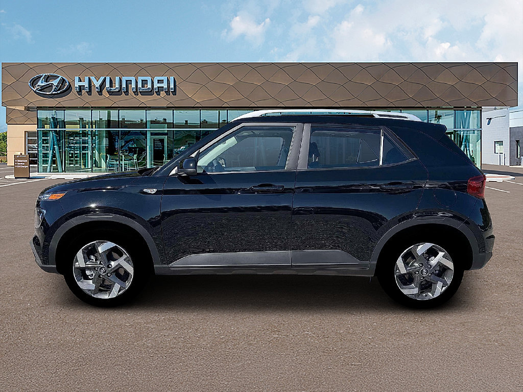 New 2026 Hyundai Venue SEL FWD image 3