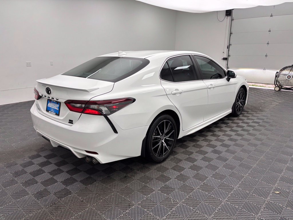 Used 2024 Toyota Camry SE AWD/4WD image 8