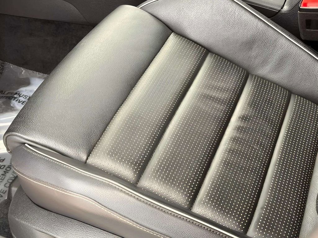 Used 2019 Volkswagen Golf R 4-Door image 7