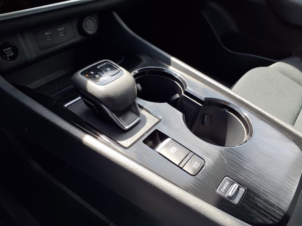 Used 2024 Nissan Rogue S image 20