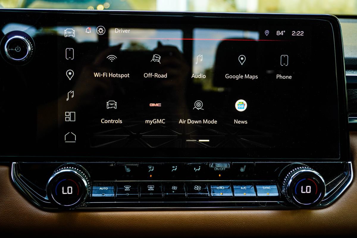 Used 2023 GMC Canyon AT4 w/ Canyon Safety Plus Package image 23