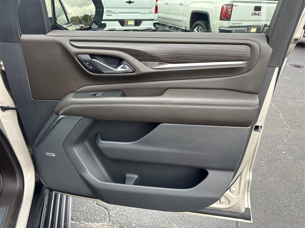 Used 2021 GMC Yukon Denali w/ Denali Premium Package image 15