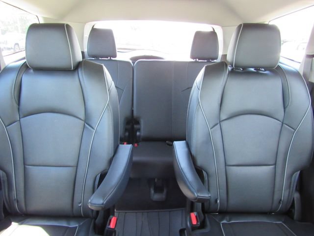 Certified 2019 Buick Enclave Avenir w/ Avenir Technology Package AWD/4WD image 32