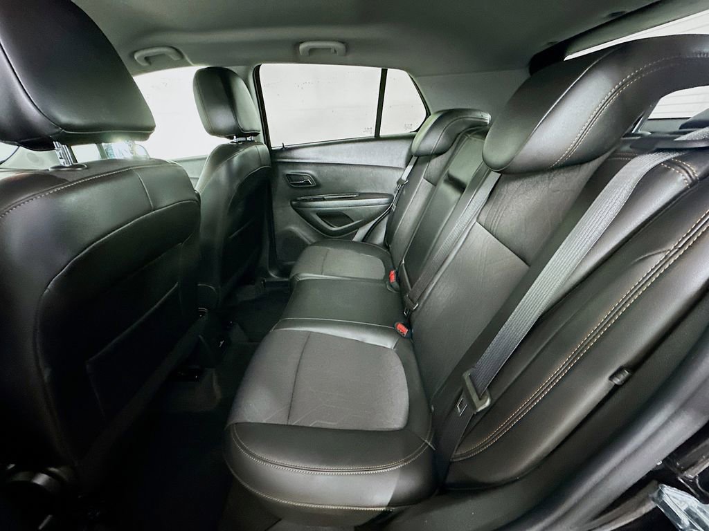 Used 2022 Chevrolet Trax LT w/ LT Convenience Package image 31