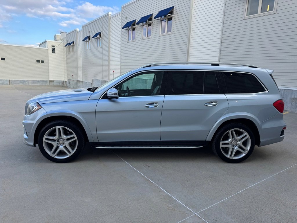 Used 2016 Mercedes-Benz GL 550 4MATIC image 6