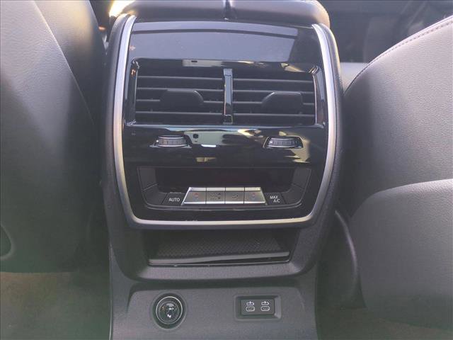 Used 2023 BMW X7 xDrive40i w/ M Sport Package image 18
