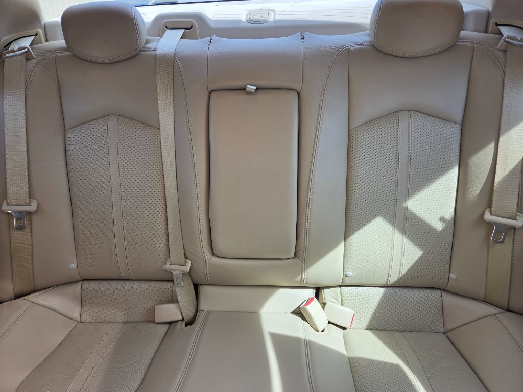 Used 2011 Cadillac CTS Luxury RWD image 23