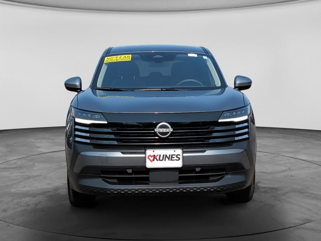 Used 2025 Nissan Kicks SV FWD image 2