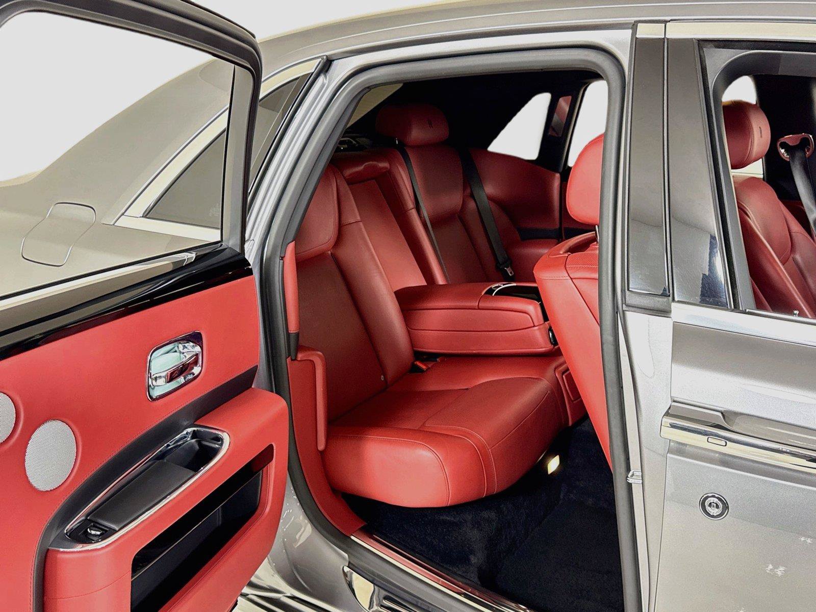 Used 2019 Rolls-Royce Ghost RWD image 30