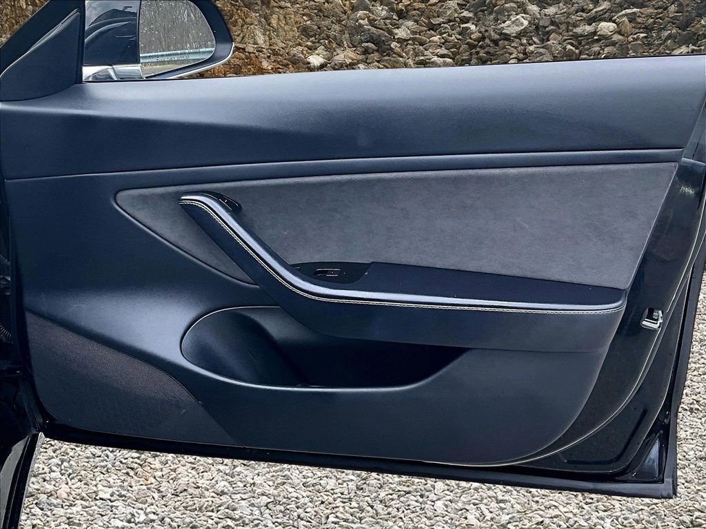 Used 2018 Tesla Model 3 Long Range image 21