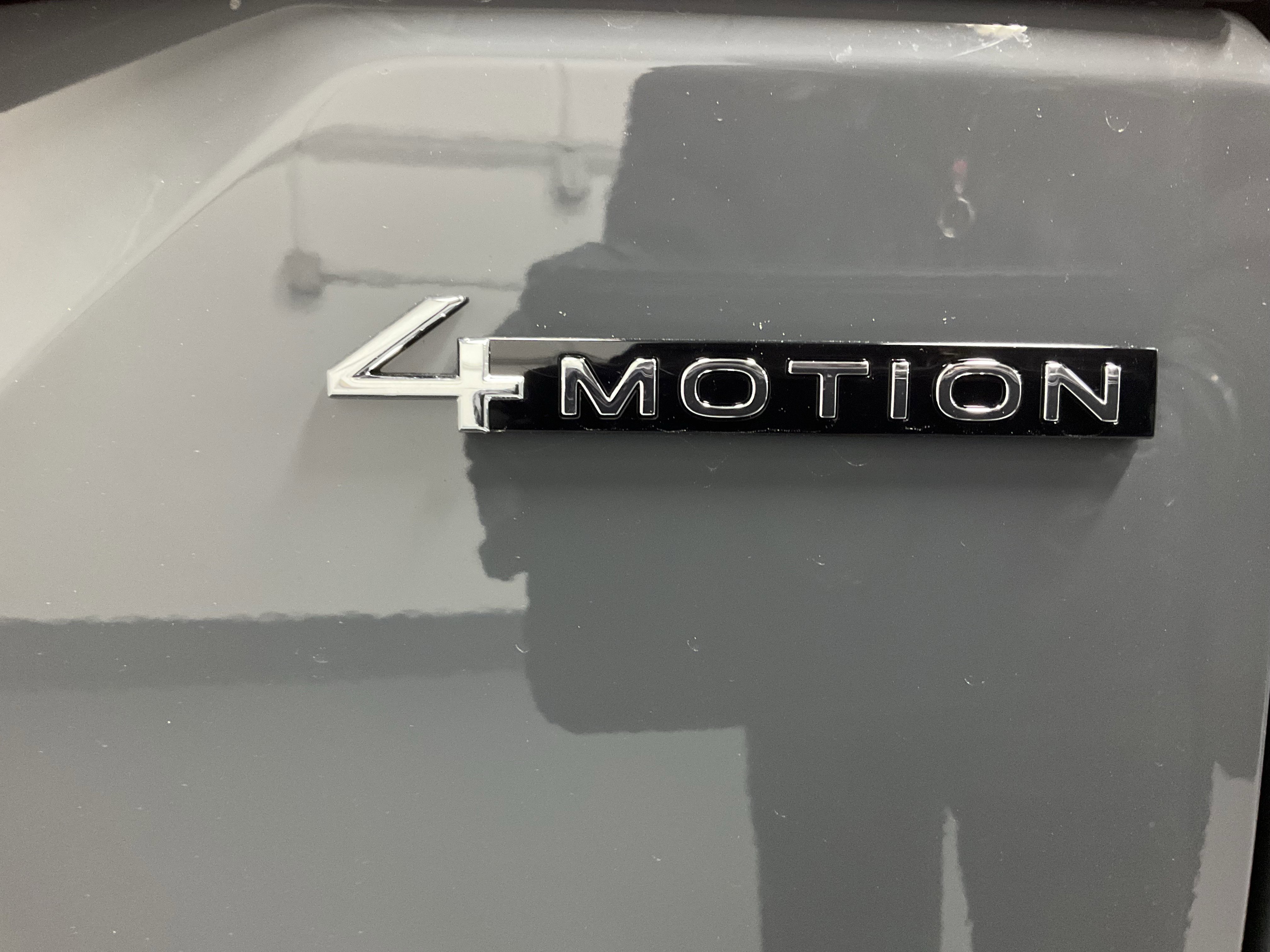 New 2026 Volkswagen Atlas Peak Edition AWD/4WD image 3