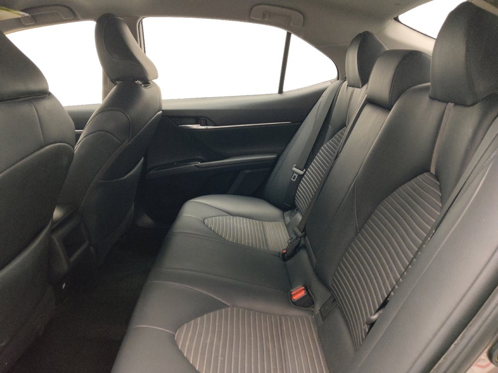 Used 2018 Toyota Camry SE image 18