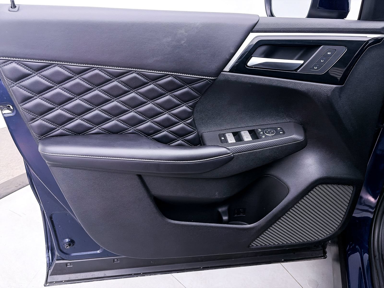 Used 2024 Mitsubishi Outlander SEL AWD/4WD image 18