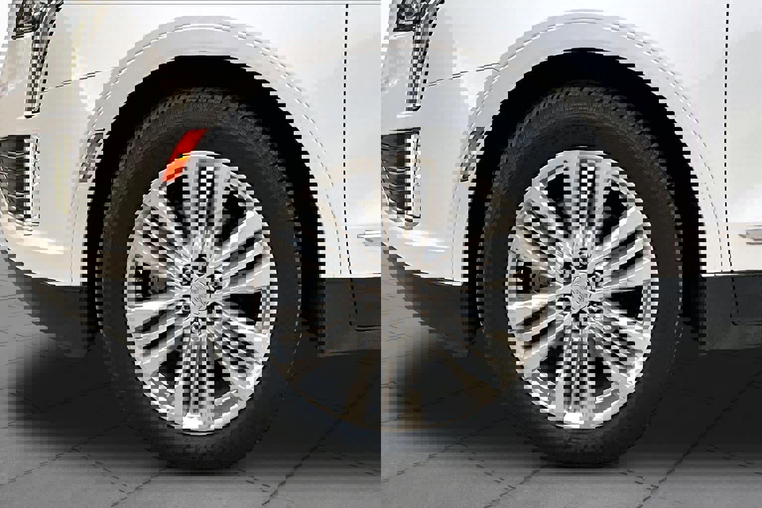 Used 2018 Cadillac XT5 Premium Luxury AWD/4WD image 11