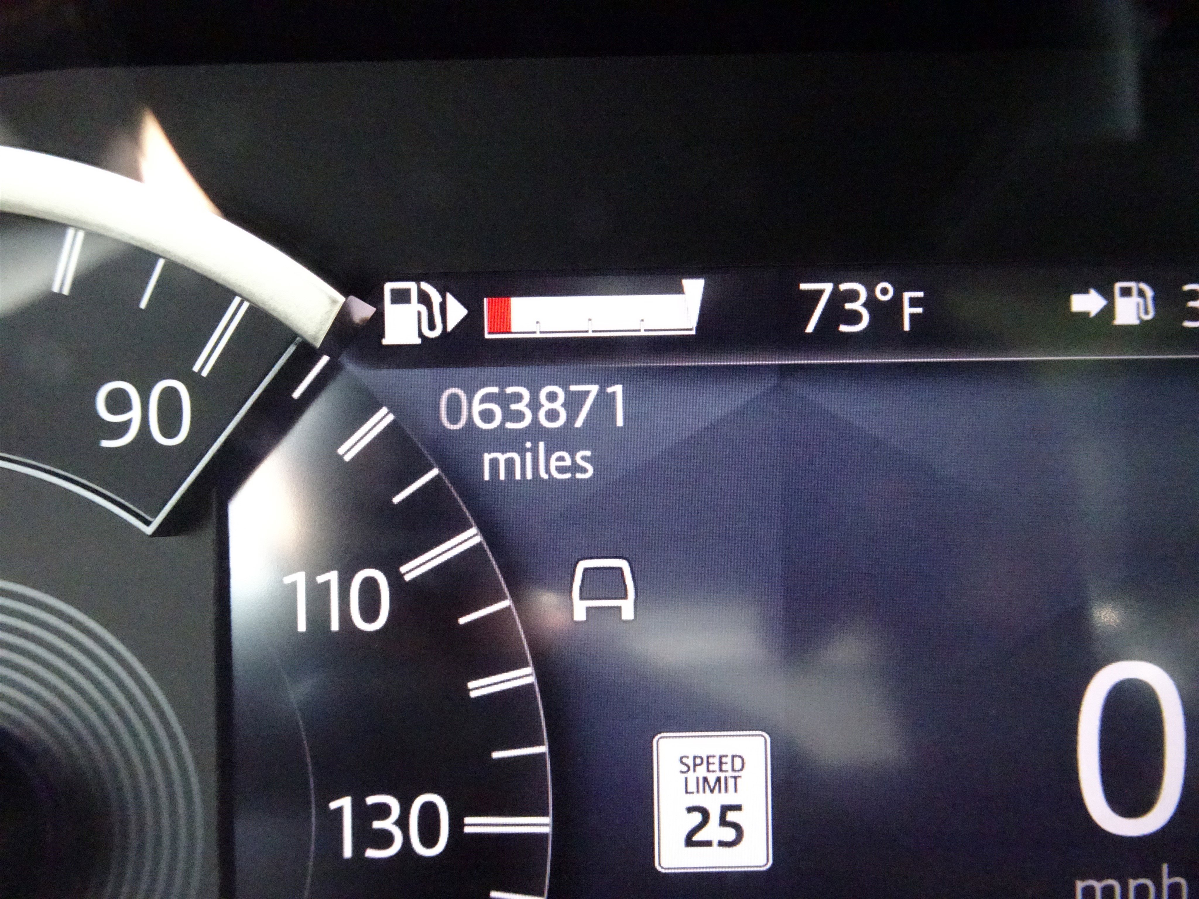 Used 2023 Land Rover Discovery Sport SE image 32