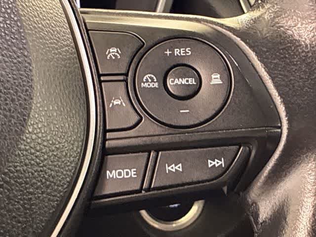 Used 2023 Toyota Corolla Cross XLE FWD image 25