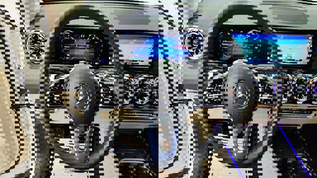 Used 2023 Mercedes-Benz EQB 250+ w/ Exclusive Package image 12