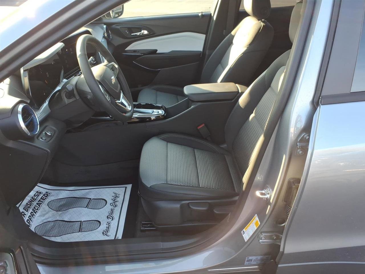 New 2026 Chevrolet Trax LT image 12