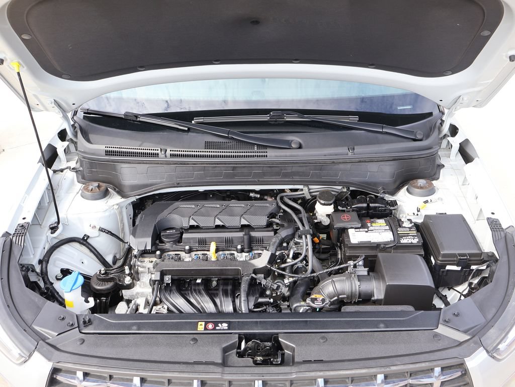 Used 2025 Hyundai Venue SEL FWD image 40