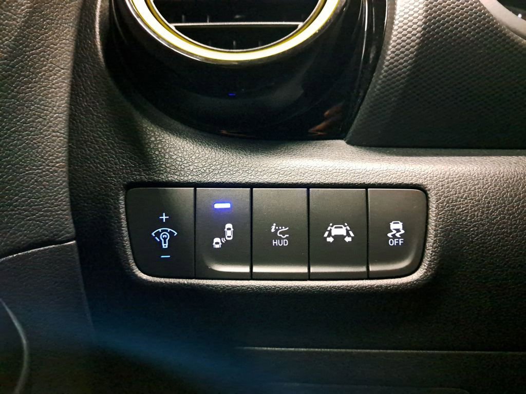 Used 2018 Hyundai Kona Ultimate image 25