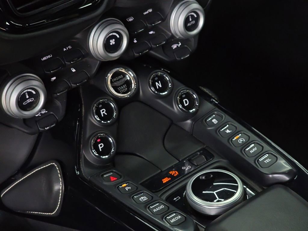 Used 2020 Aston Martin V8 Vantage Coupe image 44