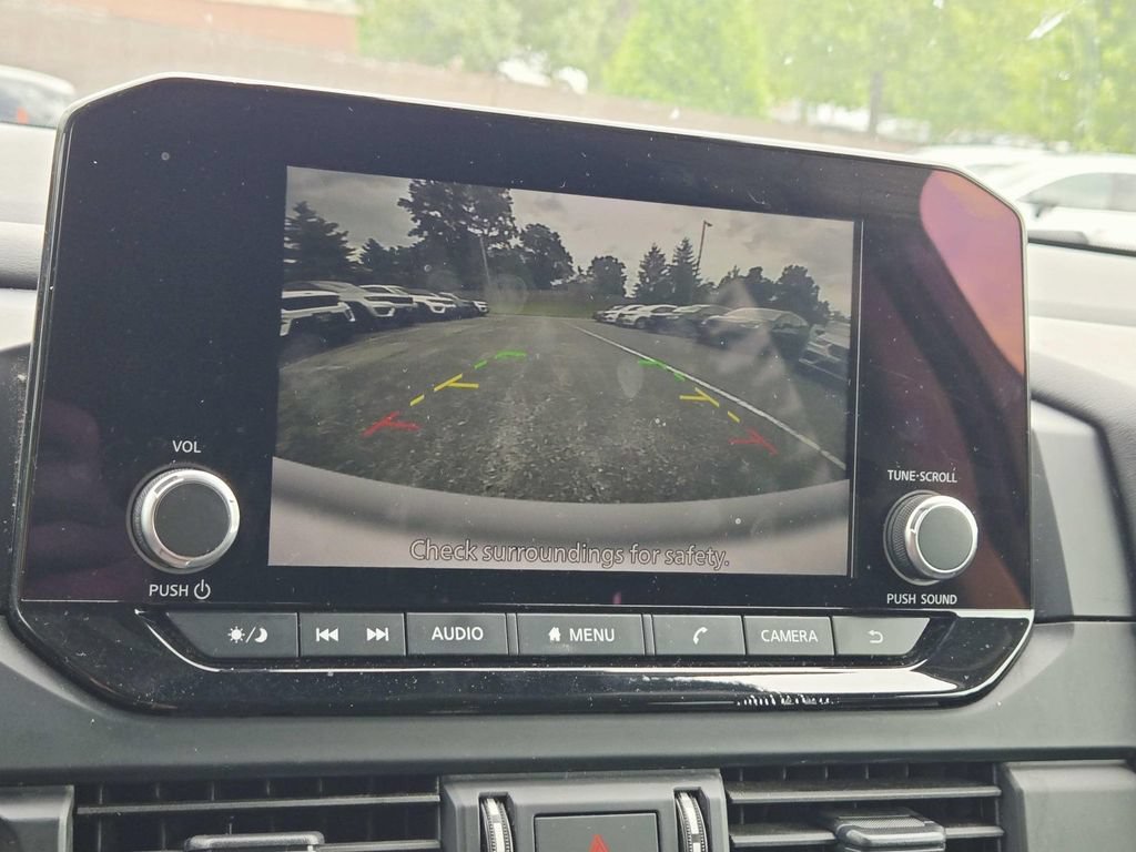 Used 2024 Nissan Pathfinder S FWD image 16