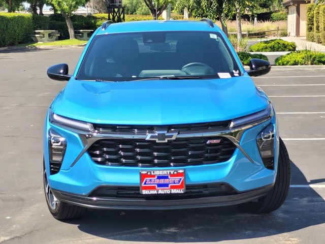 Used 2025 Chevrolet Trax RS w/ Driver Confidence Package FWD image 3