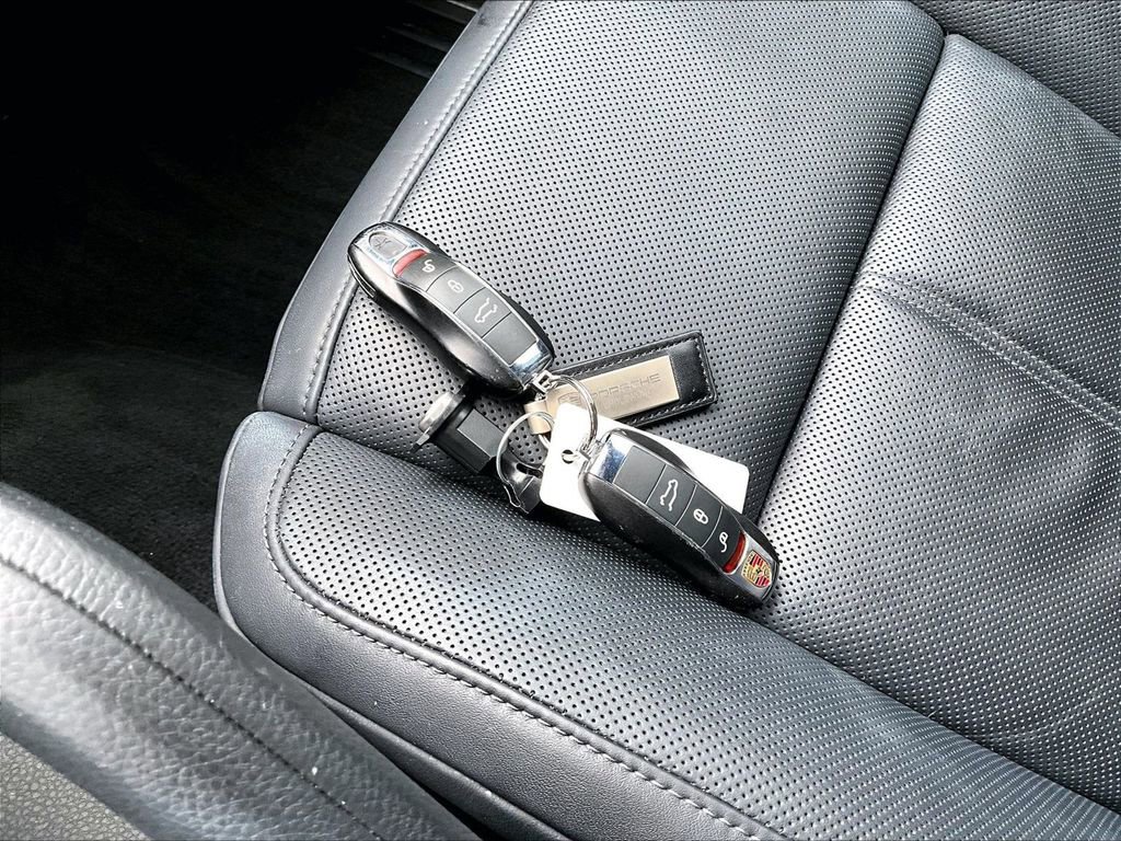 Used 2015 Porsche Cayenne Diesel image 16