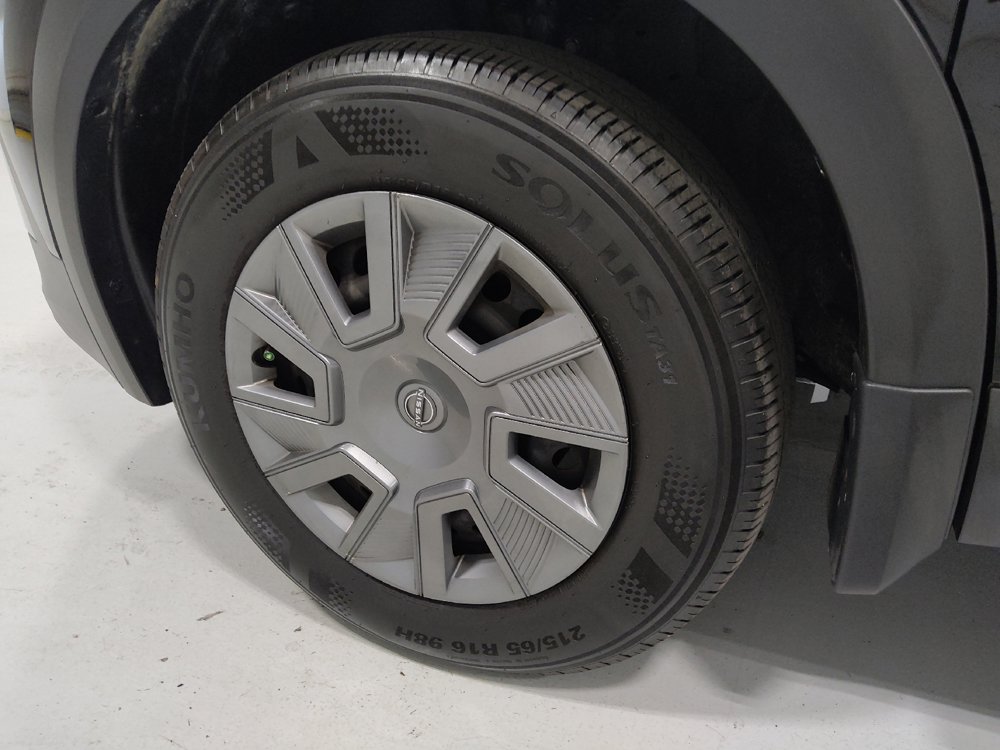 Used 2025 Nissan Kicks S FWD image 31