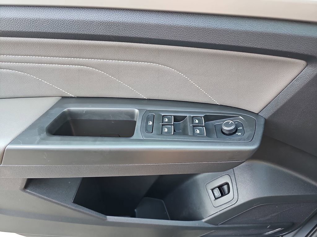 Used 2022 Volkswagen Atlas Cross Sport SEL R-Line image 32